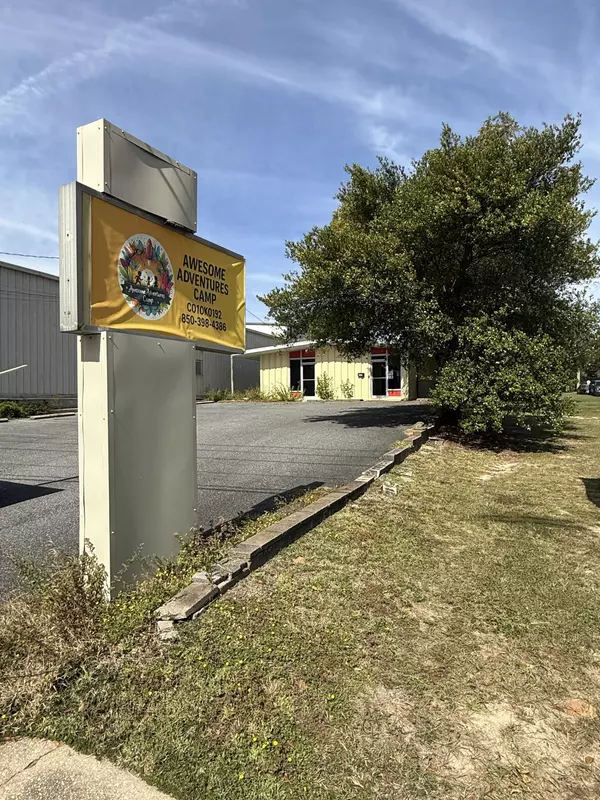 488 E James Lee Boulevard, Crestview, FL 32539