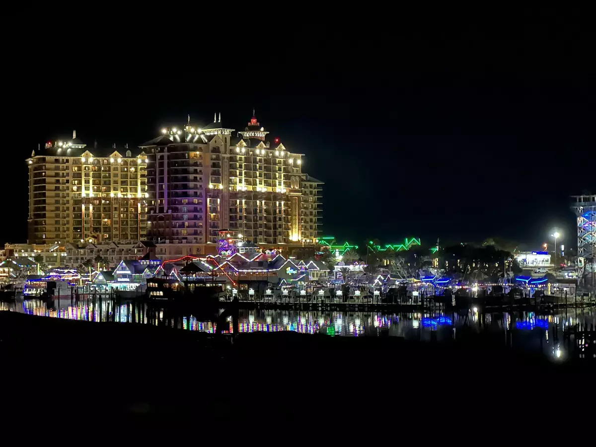 Destin, FL 32541,100 Gulf Shore Drive  #306