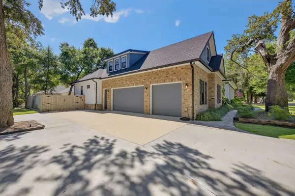 Pensacola, FL 32507,5701 Red Cedar Street