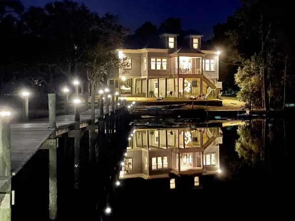 Navarre, FL 32566,2975 Holley Point Road