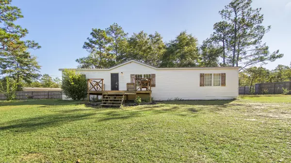 607 E TIGER LILY LN Lane, Defuniak Springs, FL 32433