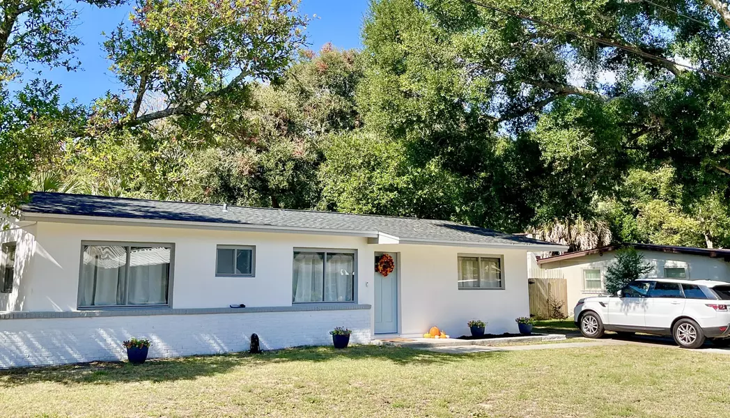 415 Avon Lane, Mary Esther, FL 32569