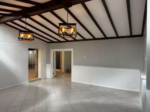 Fort Walton Beach, FL 32548,32 NE Bay Drive