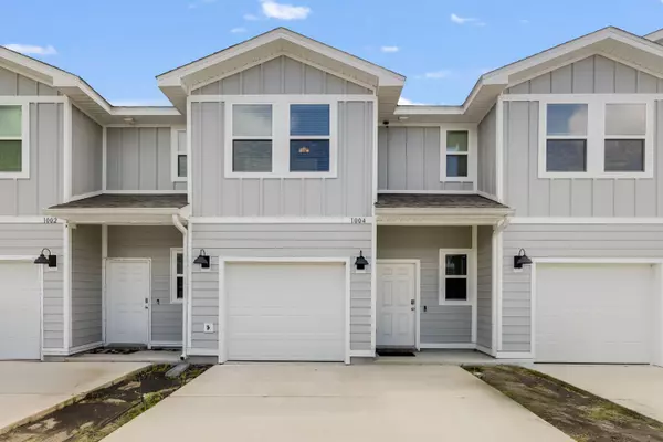 1004 Mclaren Circle, Fort Walton Beach, FL 32547