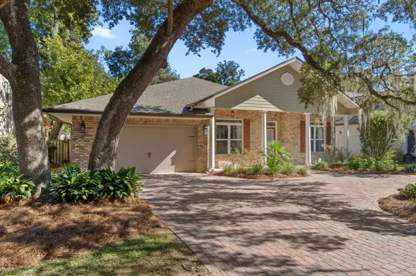 Mary Esther, FL 32569,4 Plantation Oaks Drive