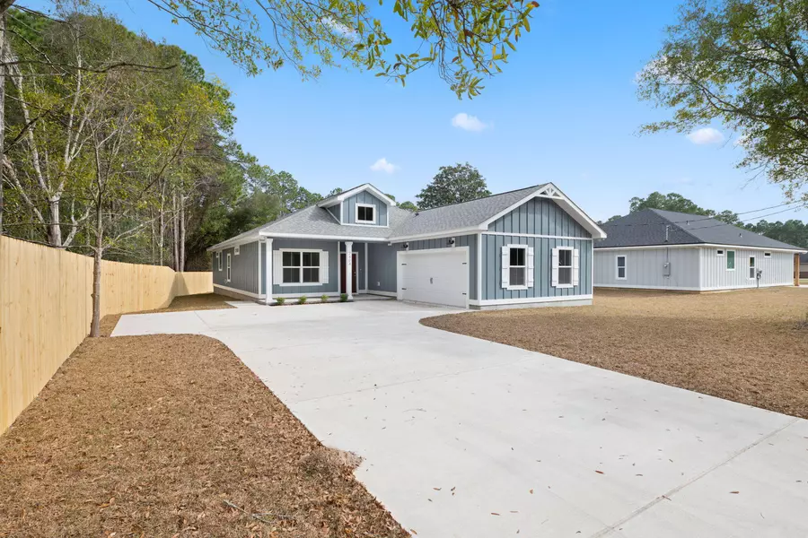 8511 Barrancas Street, Navarre, FL 32566