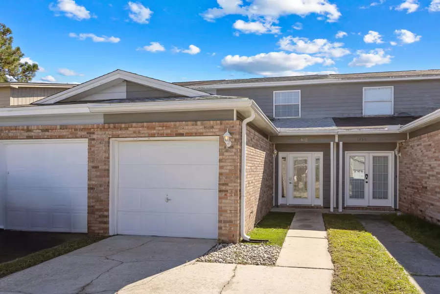 1832 Whispering Oaks Lane, Fort Walton Beach, FL 32547