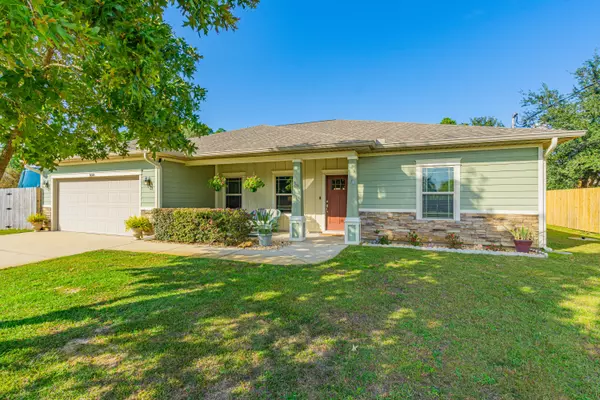 8686 El Paseo Street, Navarre, FL 32566