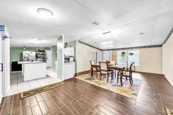 Freeport, FL 32439,2236 Old Jolly Bay Road