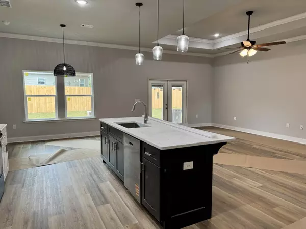 Mary Esther, FL 32569,114 A Marimba Street