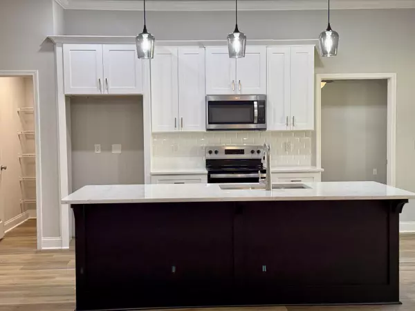 Mary Esther, FL 32569,114 A Marimba Street