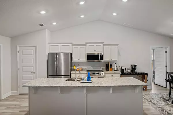 Crestview, FL 32536,5810 Crestlake Drive