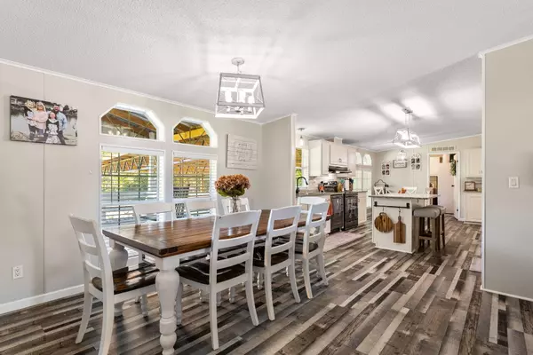 Chipley, FL 32428,4318 Crystal Lake Drive