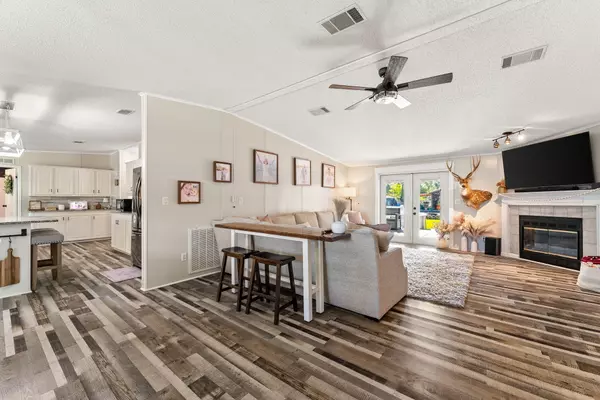 Chipley, FL 32428,4318 Crystal Lake Drive