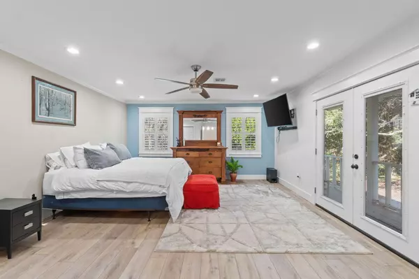 Destin, FL 32541,517 Main Street Street