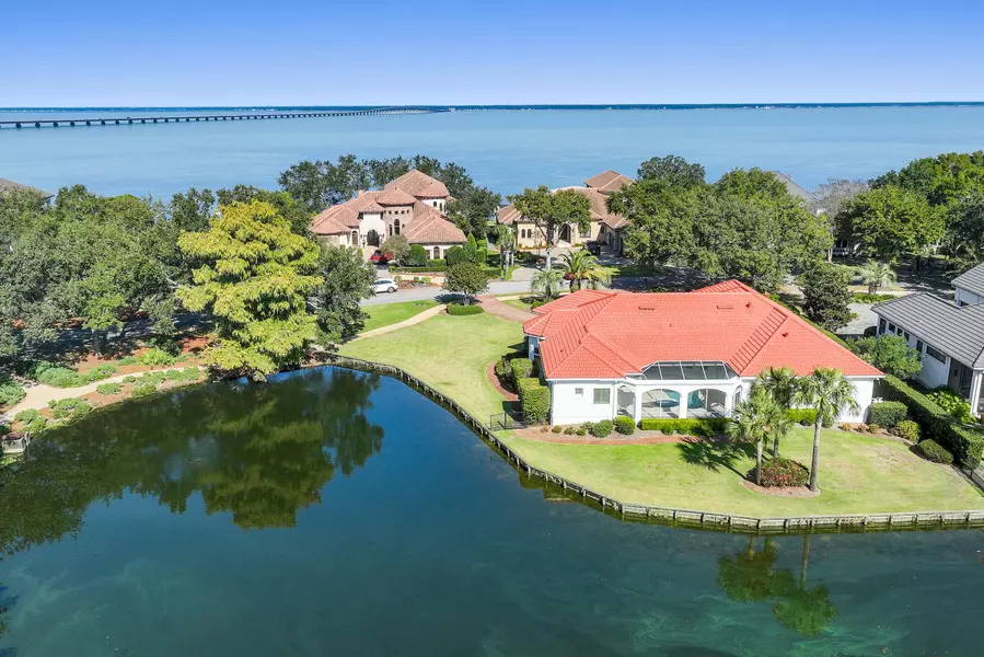 459 Captains Circle, Destin, FL 32541