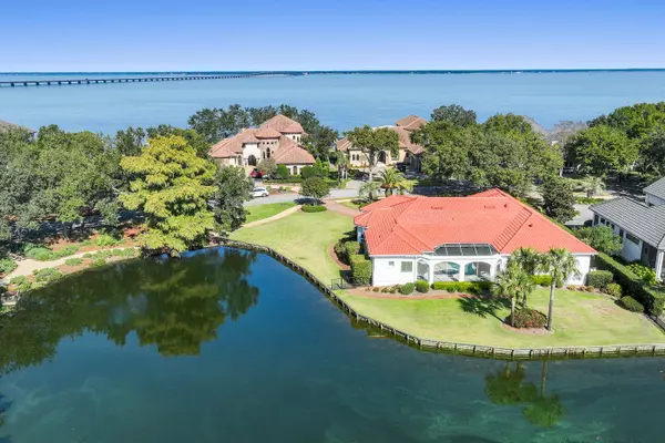 459 Captains Circle, Destin, FL 32541