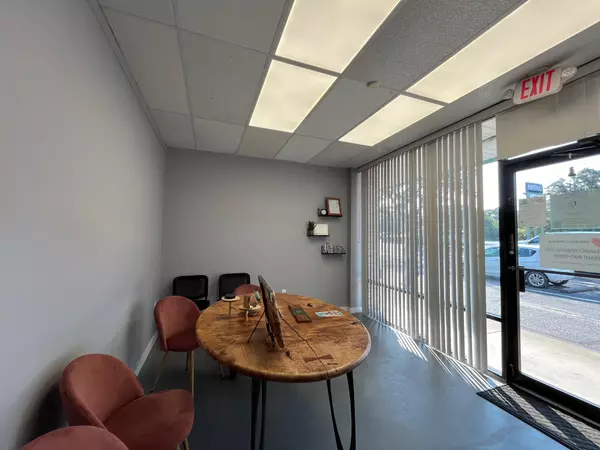 Valparaiso, FL 32580,410 Government Avenue Avenue  #C