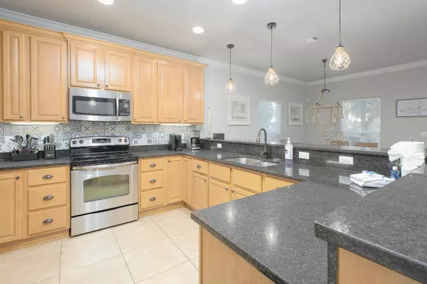 Destin, FL 32541,202 Kono Way