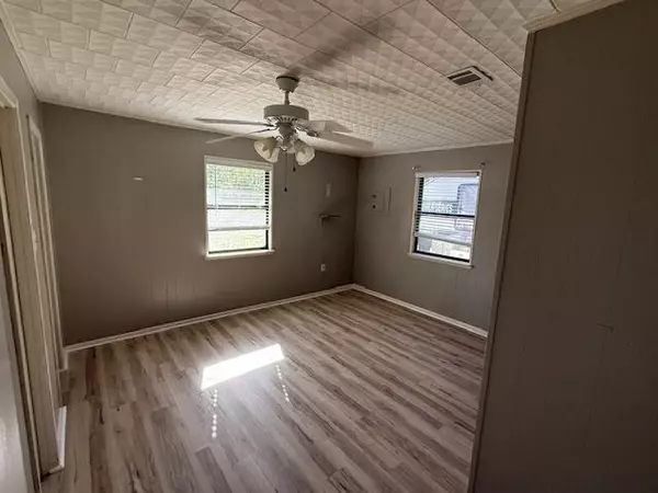 Freeport, FL 32439,1182 State Hwy 20