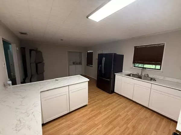 Freeport, FL 32439,1182 FL-20