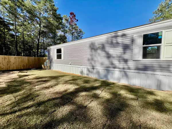 Defuniak Springs, FL 32433,600 E Violet Lane