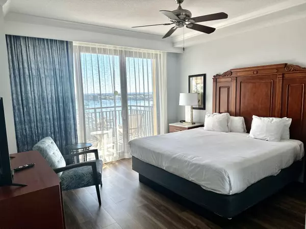 Destin, FL 32541,10 Harbor Boulevard #E707H