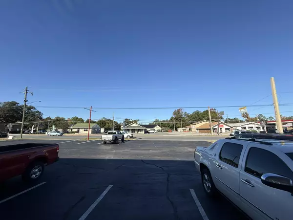 Crestview, FL 32536,641 N Ferdon Boulevard