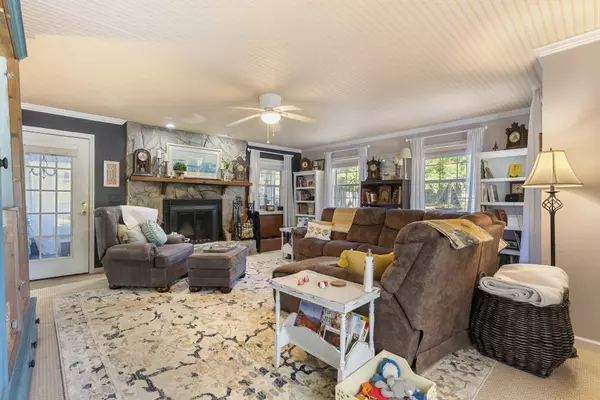 Carrabelle, FL 32322,902 NW NW AVE D