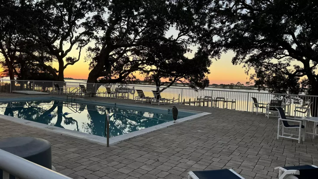 209 W Miracle Strip Parkway  #APT F104, Mary Esther, FL 32569