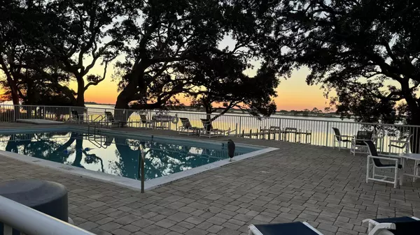 209 W Miracle Strip Parkway  #APT F104, Mary Esther, FL 32569