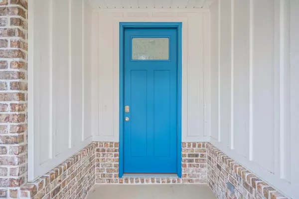 Crestview, FL 32539,329 Shoal River Drive Drive