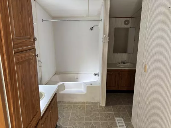 Defuniak Springs, FL 32433,247 Long Creek Lane