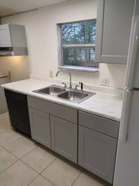 Defuniak Springs, FL 32433,63 W Oleander Avenue