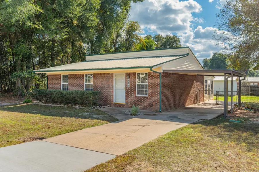 516 Stillwell Boulevard, Crestview, FL 32539
