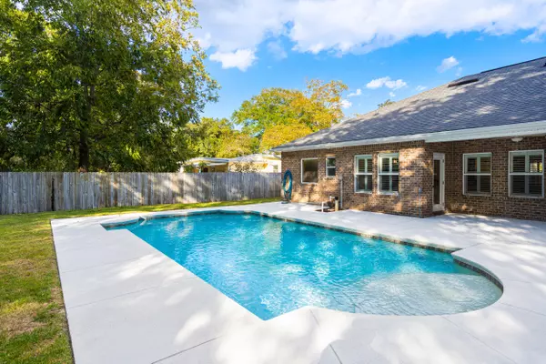 206 Forest Drive, Fort Walton Beach, FL 32547