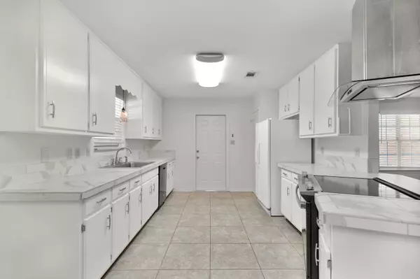 Fort Walton Beach, FL 32547,202 Summer Lane