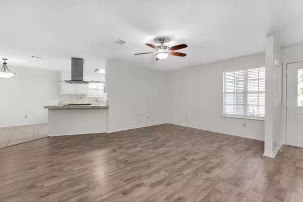 Fort Walton Beach, FL 32547,202 Summer Lane