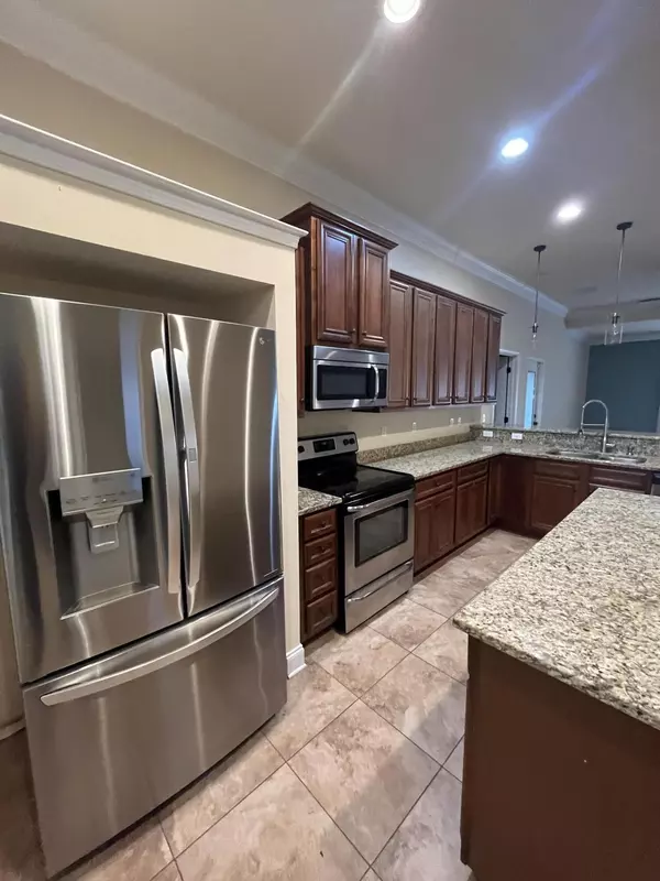 Fort Walton Beach, FL 32547,808 Pine Alley Street