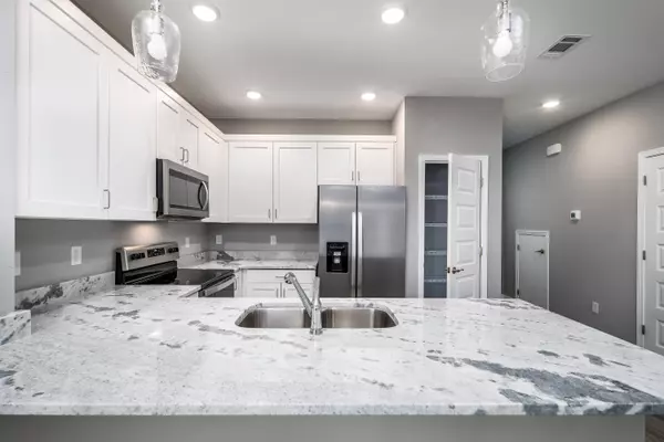 959 Skylark Road, Mary Esther, FL 32569