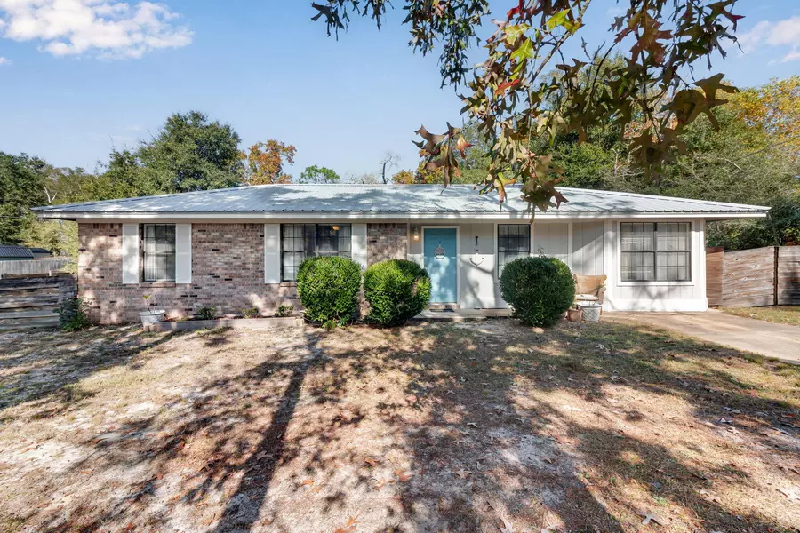 1793 Juniper Lake Road, Defuniak Springs, FL 32433