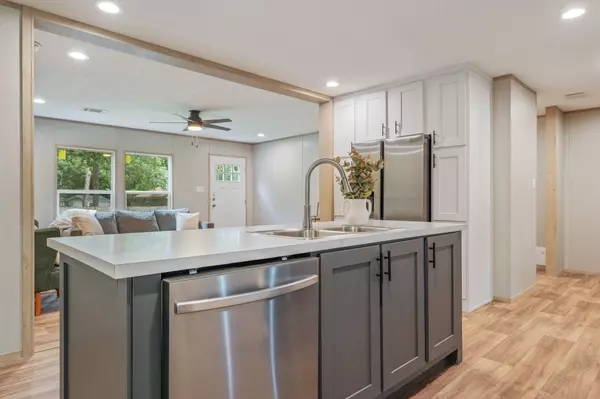 Defuniak Springs, FL 32433,493 Marigold Avenue