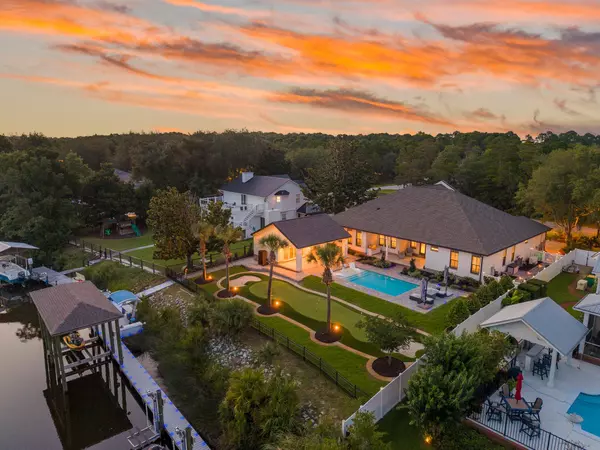 Destin, FL 32541,4049 N Indian Bayou