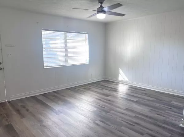 Panama City Beach, FL 32413,16910 Castile Avenue