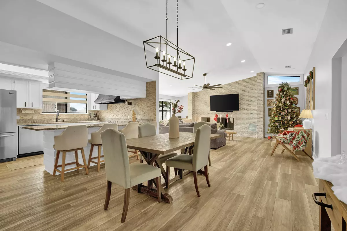 Panama City, FL 32405,2445 Pretty Bayou Boulevard