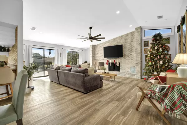 Panama City, FL 32405,2445 Pretty Bayou Boulevard