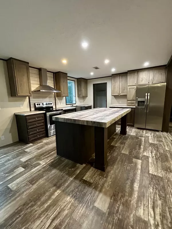 574 Winegarner Road, Defuniak Springs, FL 32435