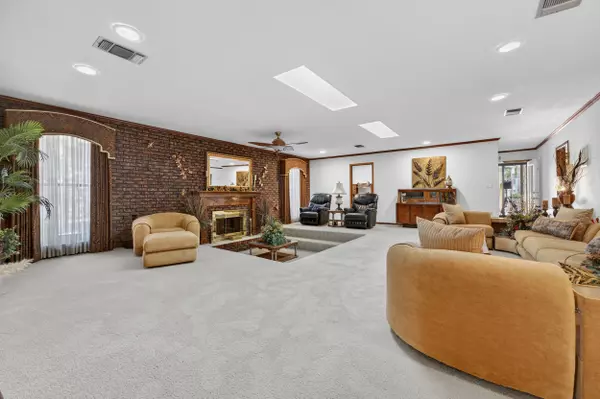 Niceville, FL 32578,1553 Pine Street