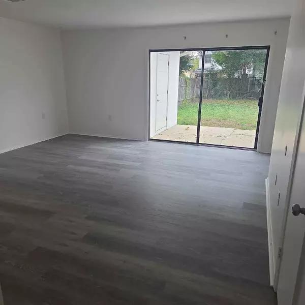 Shalimar, FL 32579,90 6Th Avenue  #4