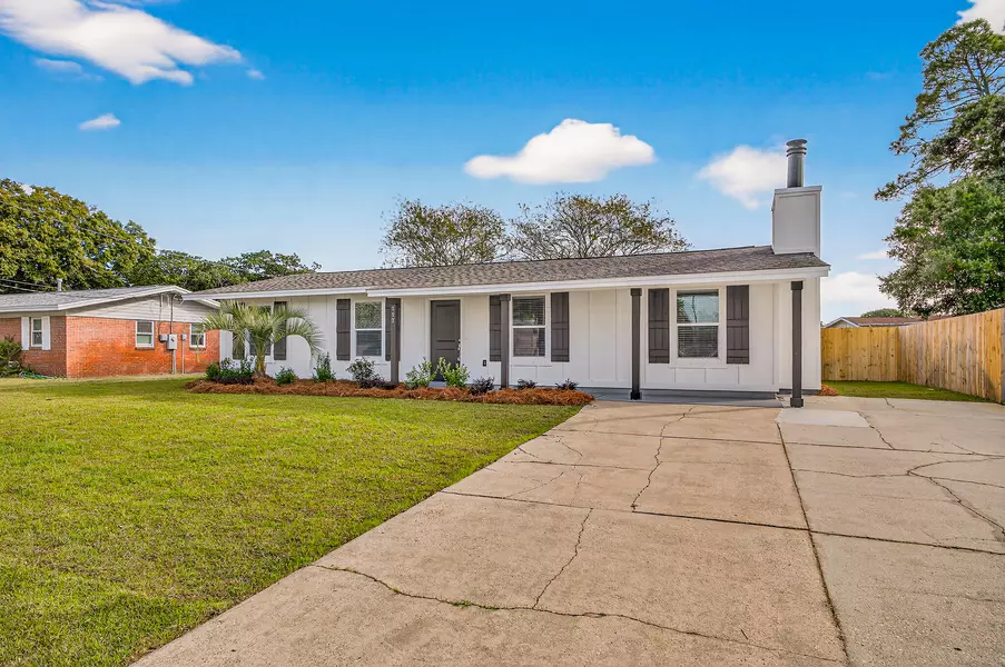 117 Pryor Dr Drive, Mary Esther, FL 32569